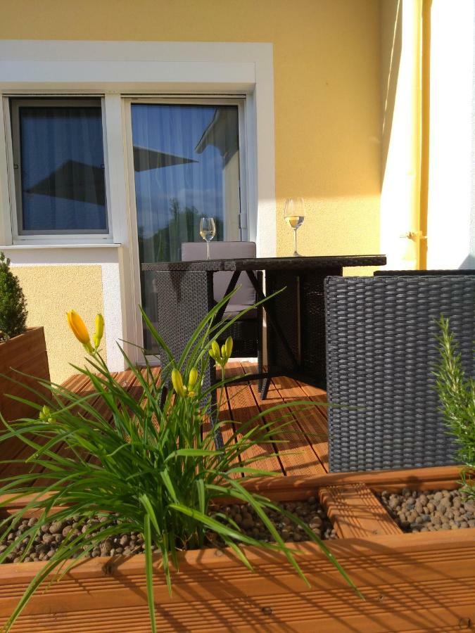 Ferienwohung Fam. Fink Apartment Riegersburg Ngoại thất bức ảnh
